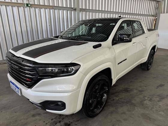 RAM RAMPAGE 2.0 HURRICANE 4 TURBO GASOLINA R/T 4X4 AUTOMÁTICO